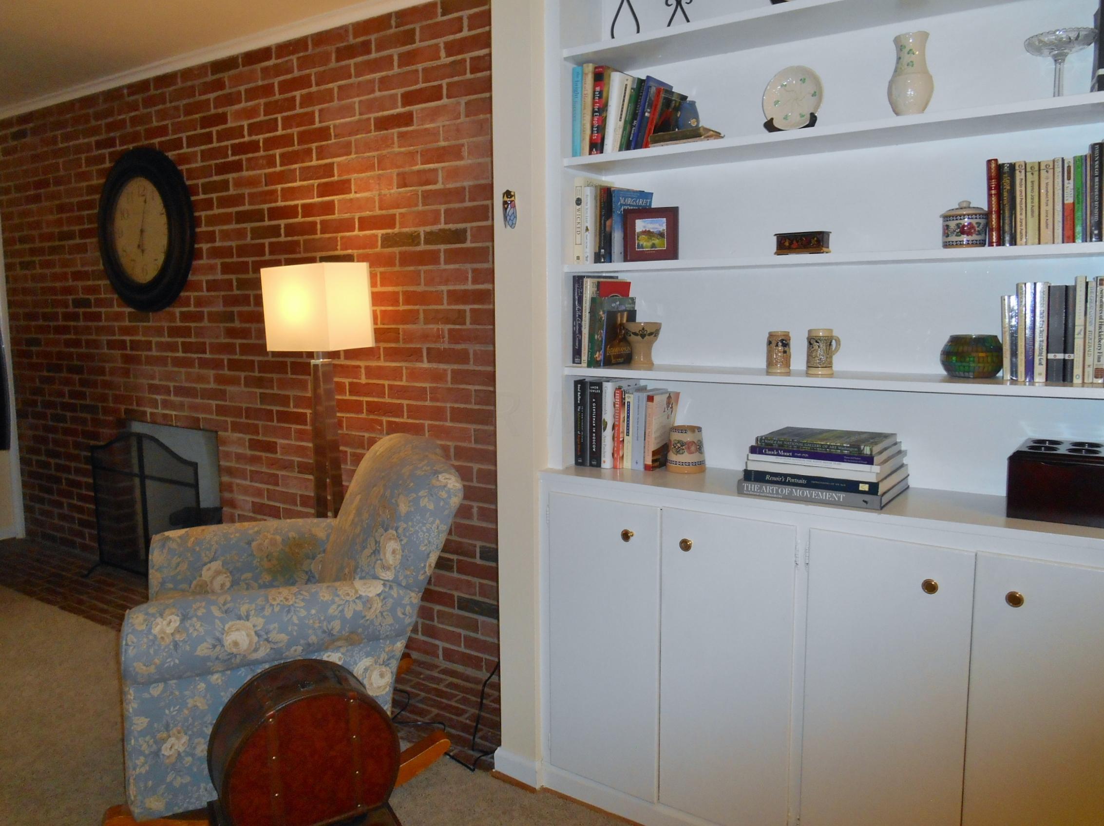 2615 Charing Road, Unit D Columbus, OH 43221 - Photo 9 of 18 Gallery Image 9