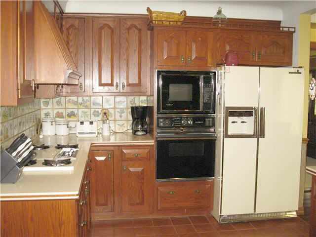 10484 Reeck Road Allen Park, MI 48101 - Photo 12 of 24 31121138-11.JPG