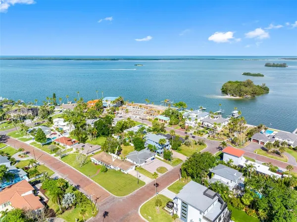 $650,000 | 1794 Santa Barbara Drive, Dunedin, FL 34698