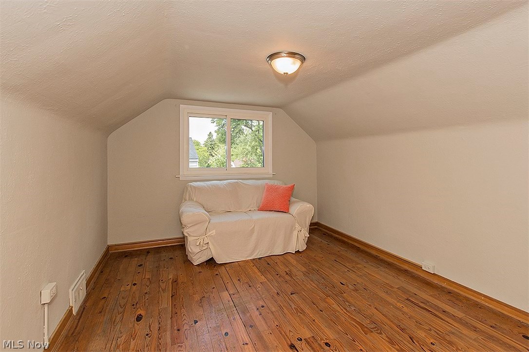 5000 Farnhurst Road Cleveland, OH 44124 - Photo 23 of 29