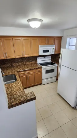 $2,200 | 2500 Southwest 6th Street, Unit 301, Miami, FL 33135