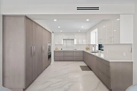 $1,995,000 | 5380 North Ocean Drive, Unit 24I, Riviera Beach, FL 33404