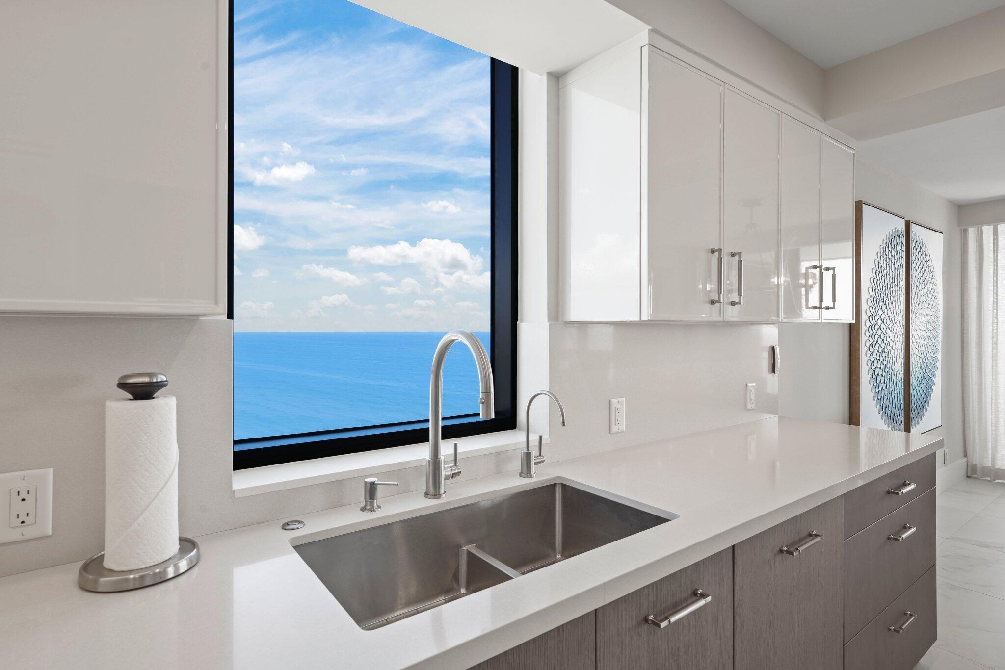 5380 North Ocean Drive, Unit 24I Riviera Beach, FL 33404 - Photo 22 of 62 Kitchen