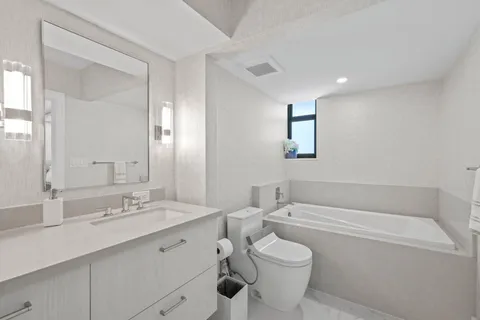 $1,995,000 | 5380 North Ocean Drive, Unit 24I, Riviera Beach, FL 33404