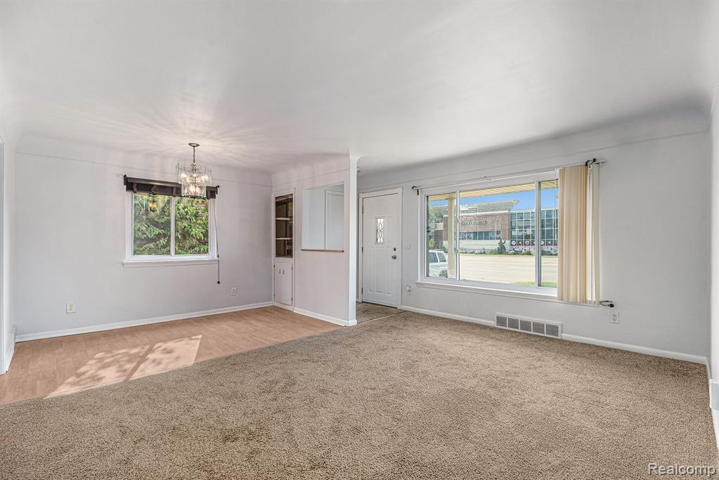 26842 Ford Road Dearborn Heights, MI 48127 - Photo 4 of 36