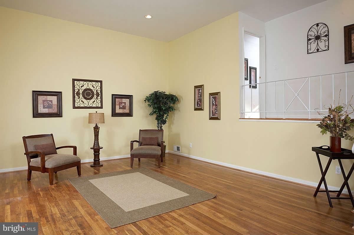 12815 Tamarack Road Silver Spring, MD 20904 - Photo 4 of 8 Living Room