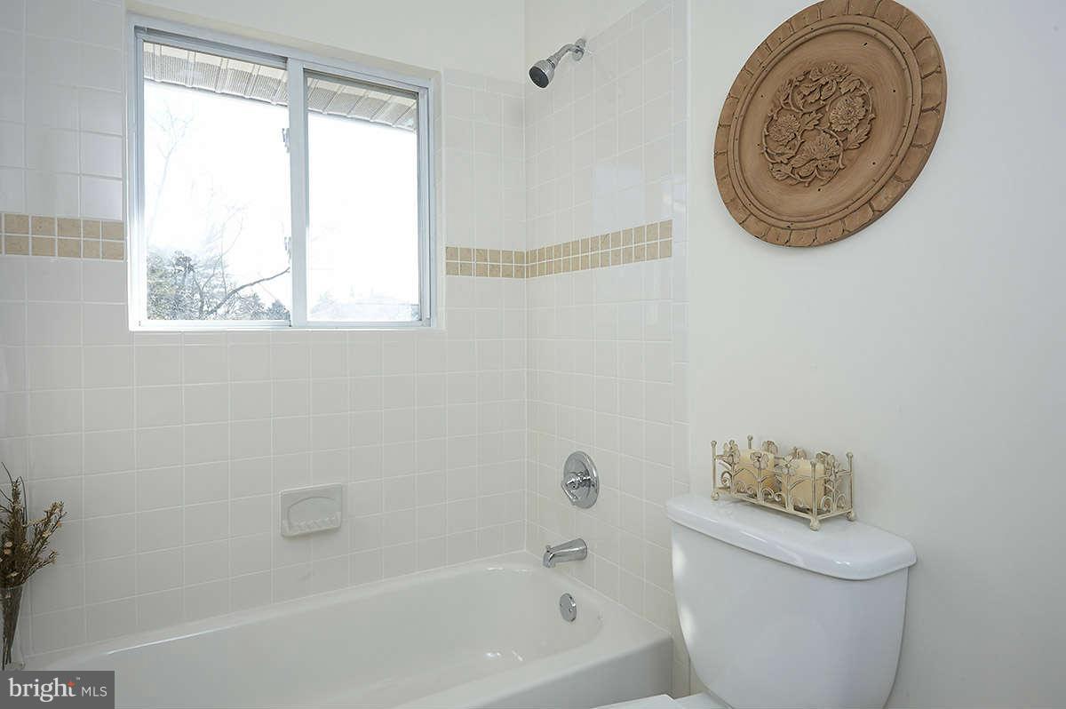 12815 Tamarack Road Silver Spring, MD 20904 - Photo 6 of 8 Bath