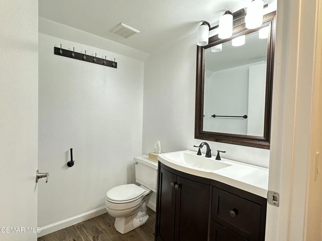 560 Spring Road, Unit 82 Moorpark, CA 93021 - Photo 6 of 11