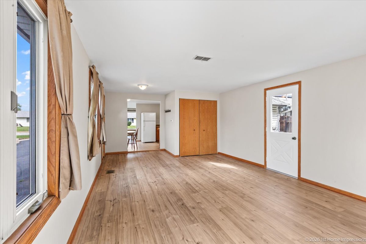 8875 South Corcoran Road Hometown, IL 60456 - Photo 9 of 23