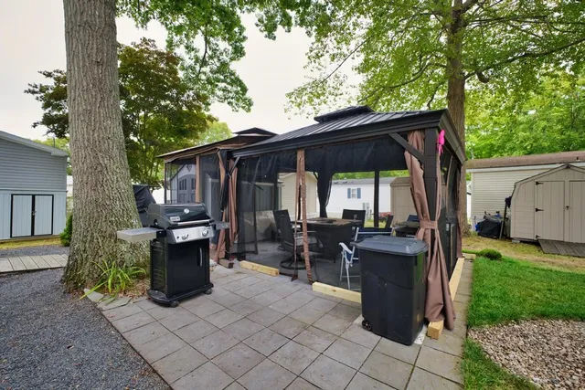 $175,000 | 533 Forest Avenue, Middletown, RI 02842