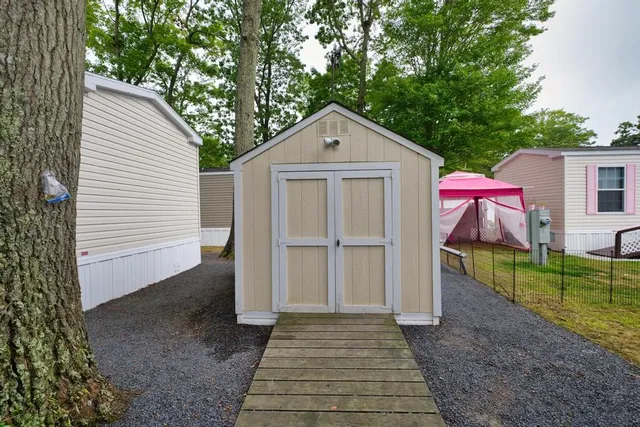 $175,000 | 533 Forest Avenue, Middletown, RI 02842