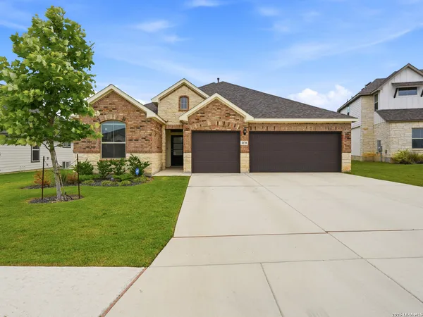 $2,400 | 4178 Garden Path, Marion, TX 78124