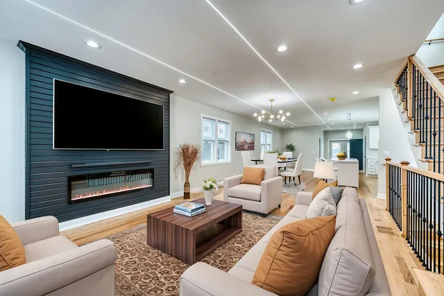 $599,900 | 1258 North Mayfield Avenue, Chicago, IL 60651