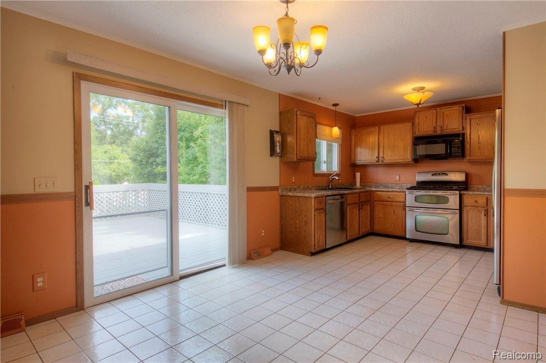 10294 Stark Road Livonia, MI 48150 - Photo 3 of 25 930A3129_30_31.jpg