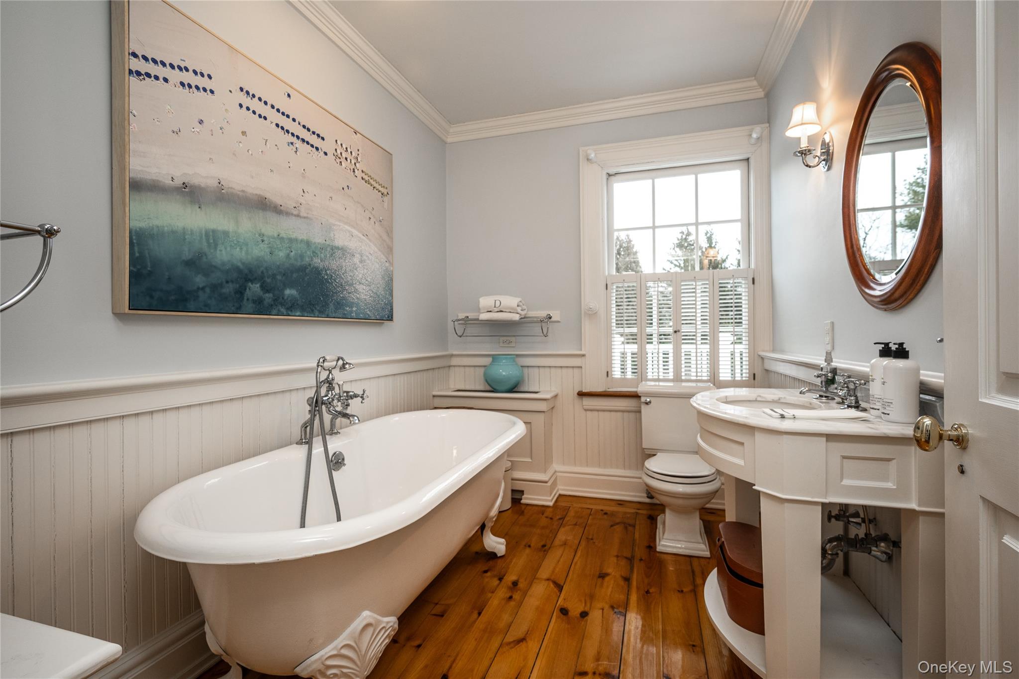 1 Roland Road Irvington, NY 10533 - Photo 32 of 49 Second floor hall bath with stand-alone Claw foot tub.