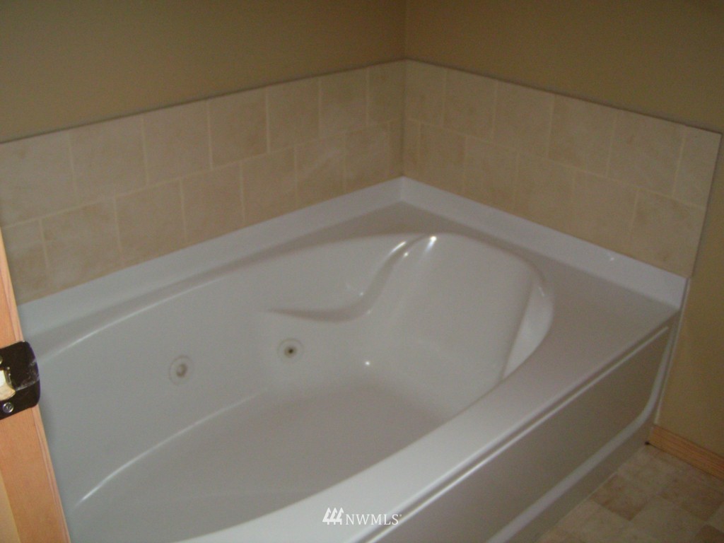 297 Glass Road Port Angeles, WA 98362 - Photo 13 of 15 Gallery Image 13