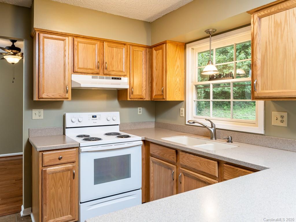 19 Glen Meadows Road, Unit 65 Arden, NC 28704 - Photo 13 of 35 Gallery Image 13