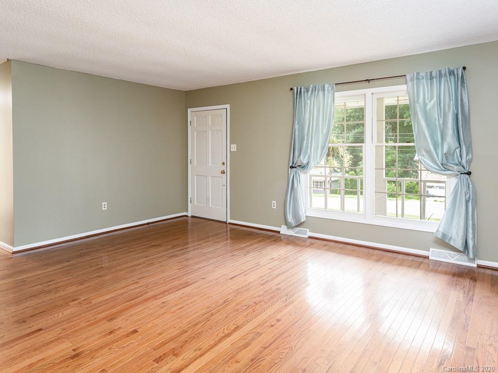 19 Glen Meadows Road, Unit 65 Arden, NC 28704 - Photo 7 of 35 Gallery Image 7