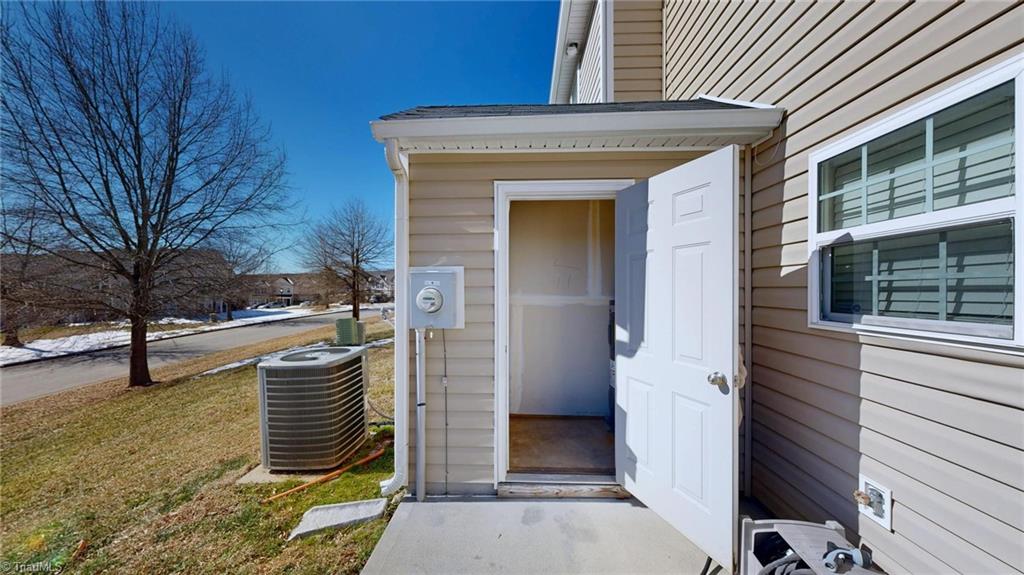 467 Ridgebrooke Drive High Point, NC 27265 - Photo 35 of 47