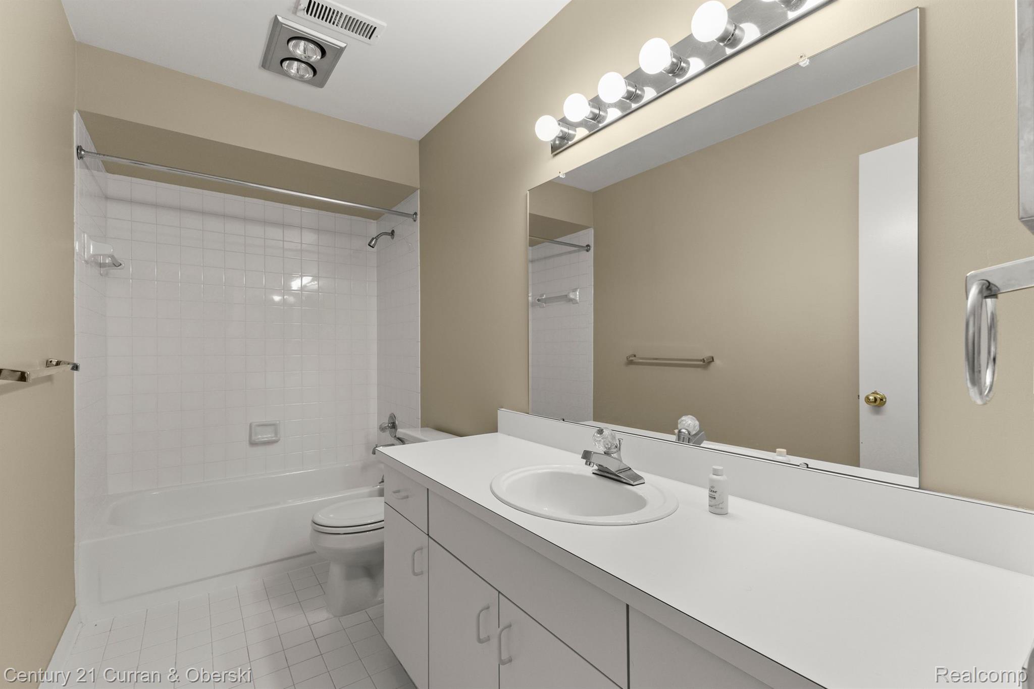29703 Pine Ridge Circle Farmington, MI 48331 - Photo 19 of 40 Gallery Image 19