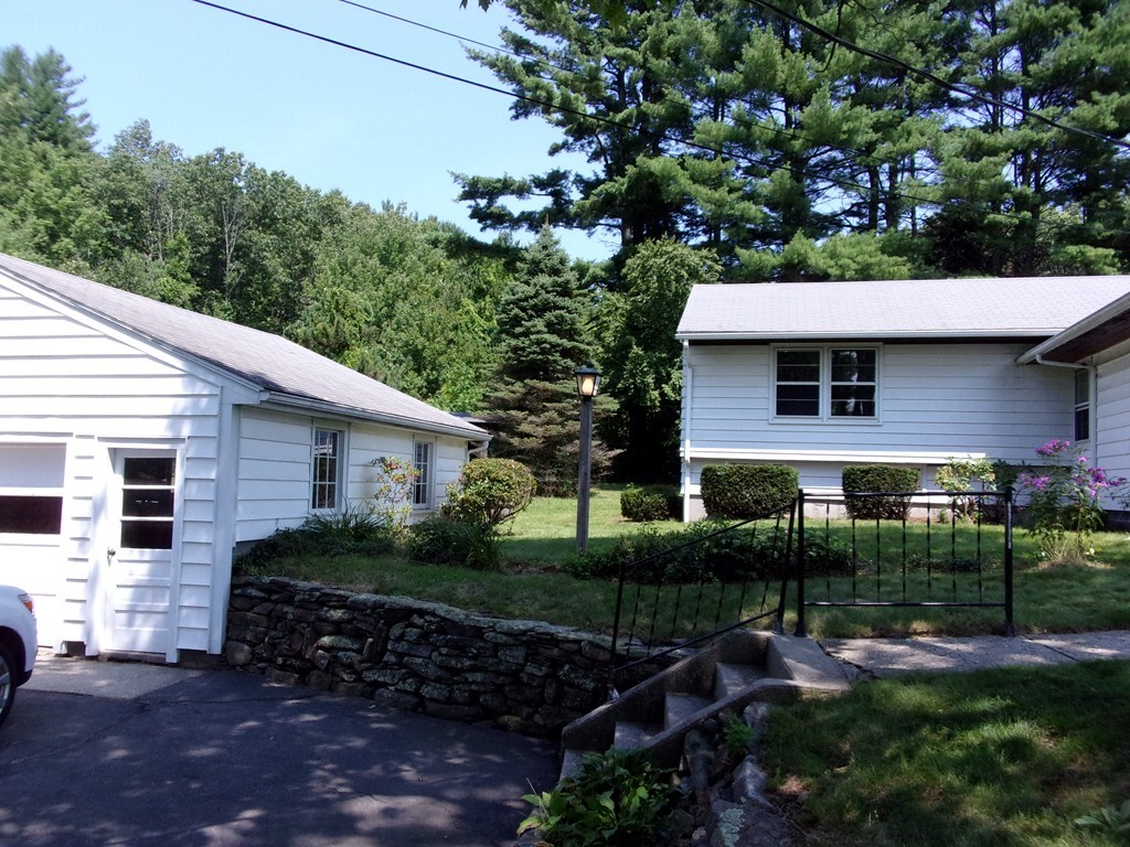 32 Fomer Road Southampton, MA 01073 - Photo 3 of 30