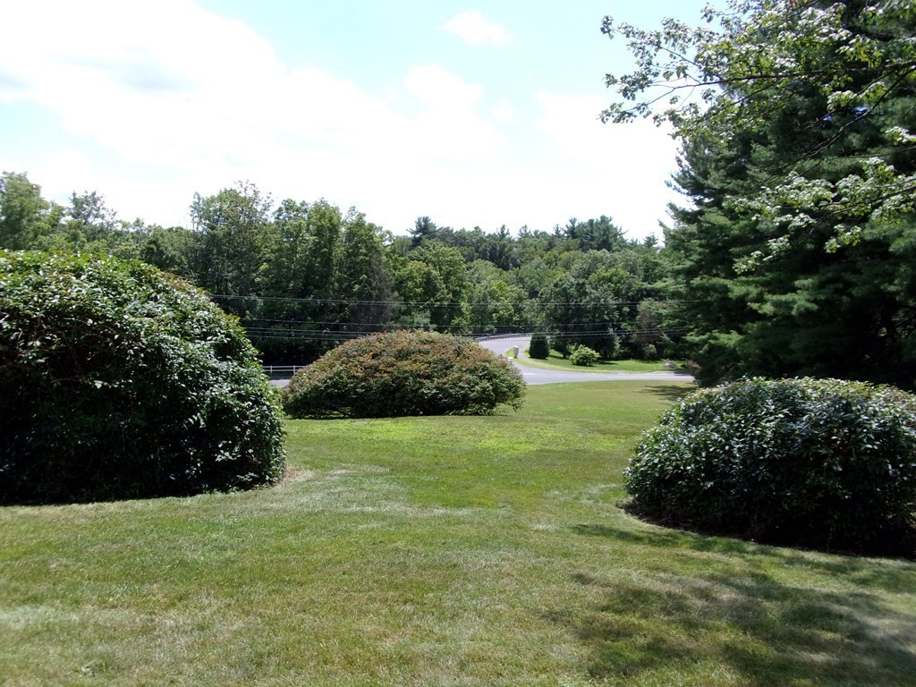 32 Fomer Road Southampton, MA 01073 - Photo 5 of 30