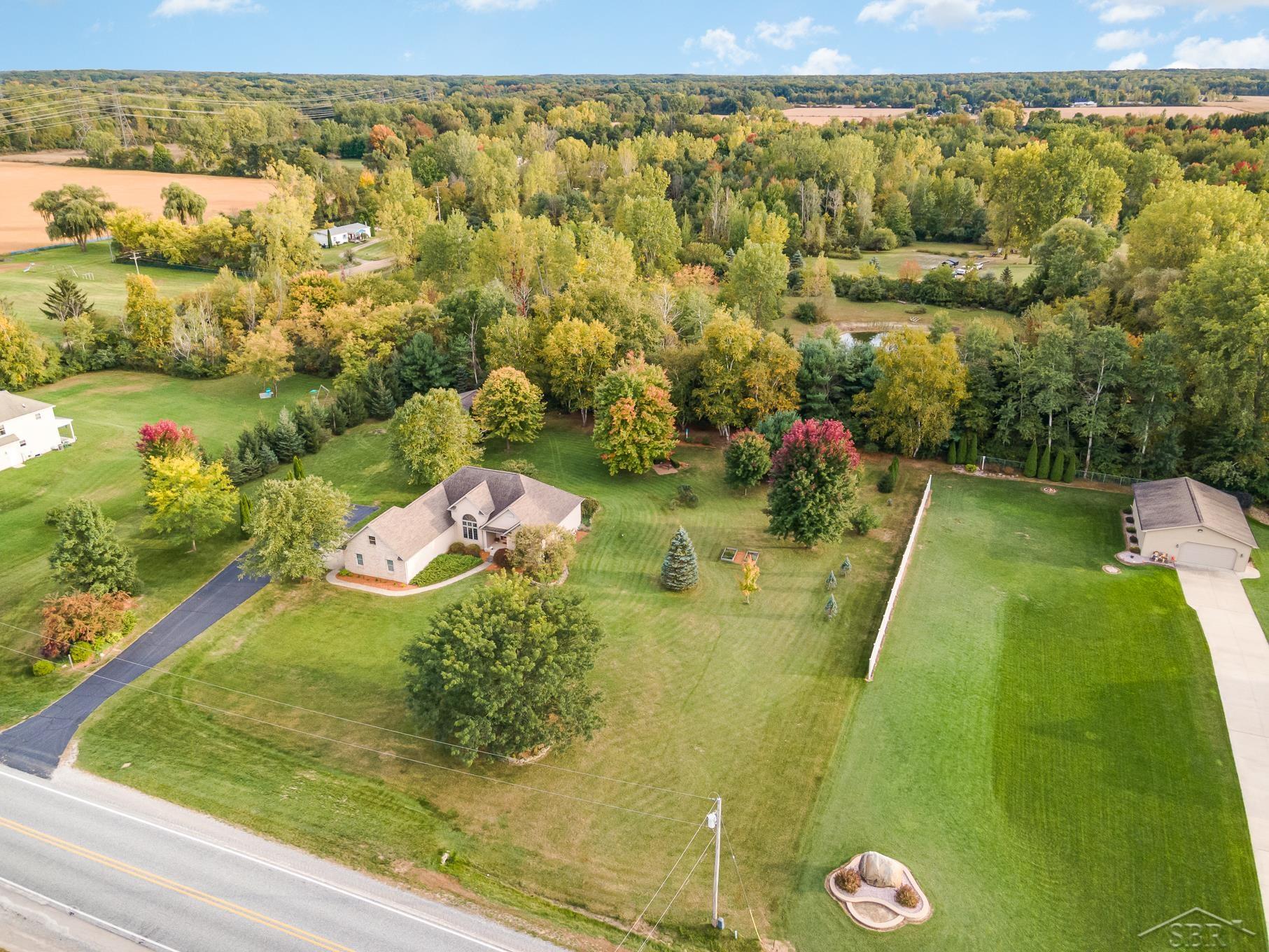 12930 Birch Run Road Birch Run, MI 48415 - Photo 4 of 42 50092284-3.JPG