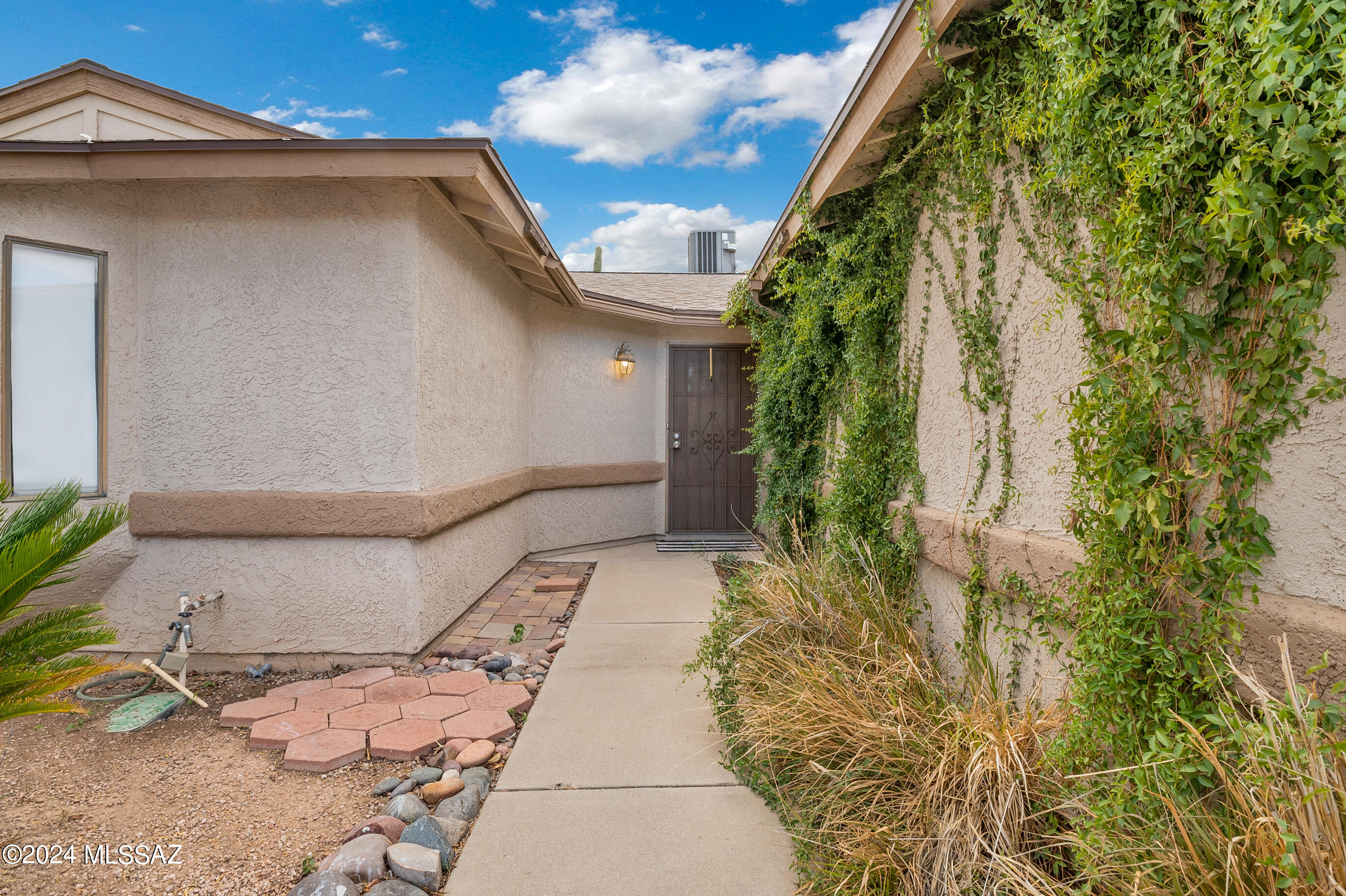 2601 West Flamebrook Road Tucson, AZ 85741 - Photo 3 of 29