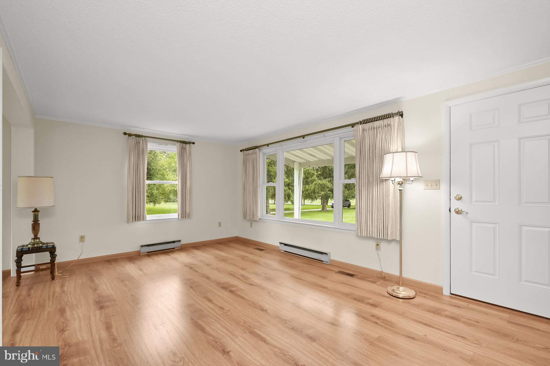 4098 Baptist Road Taneytown, MD 21787 - Photo 4 of 32