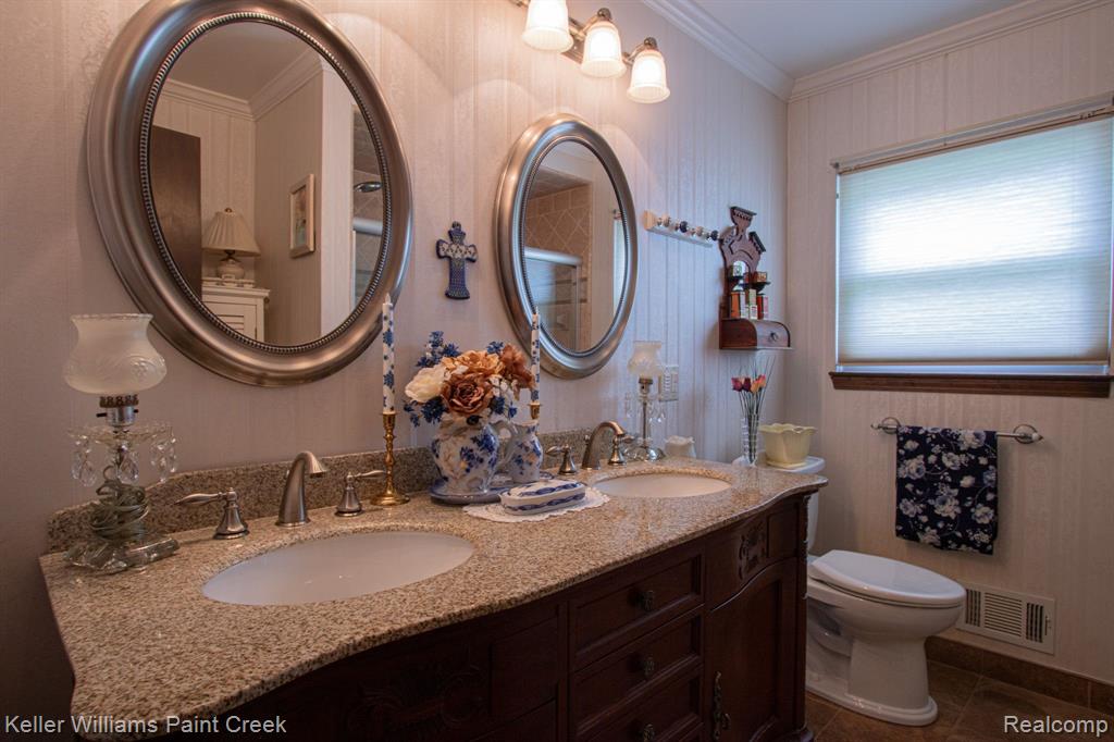 2418 Rancroft Beat Rochester Hills, MI 48306 - Photo 16 of 30
