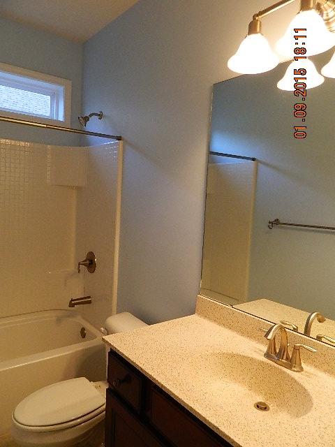338 Decatur Drive Summerville, SC 29486 - Photo 21 of 31 Hall bathroom