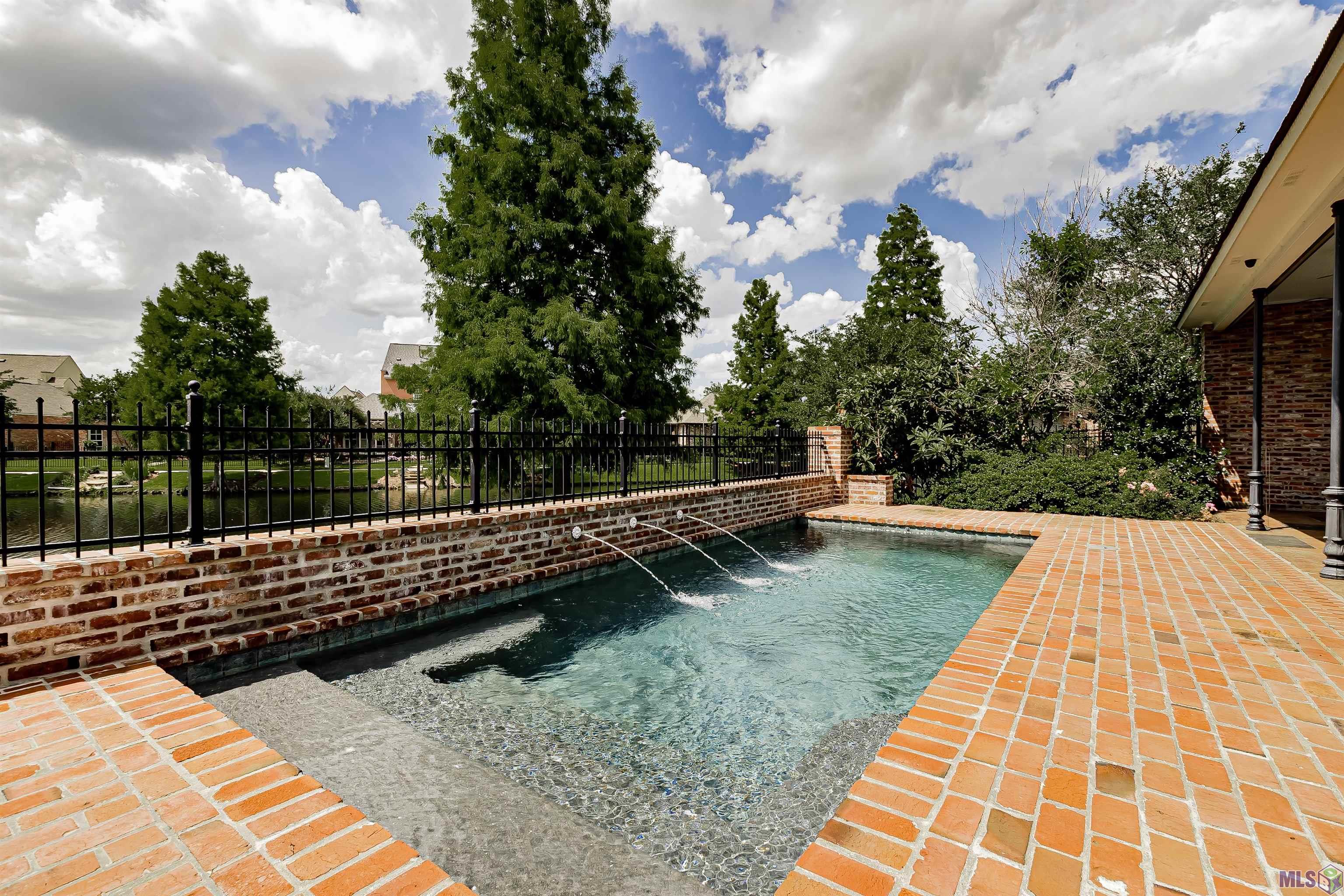 2924 Rue D Orleans Baton Rouge, LA 70810 - Photo 7 of 39 Gallery Image 7