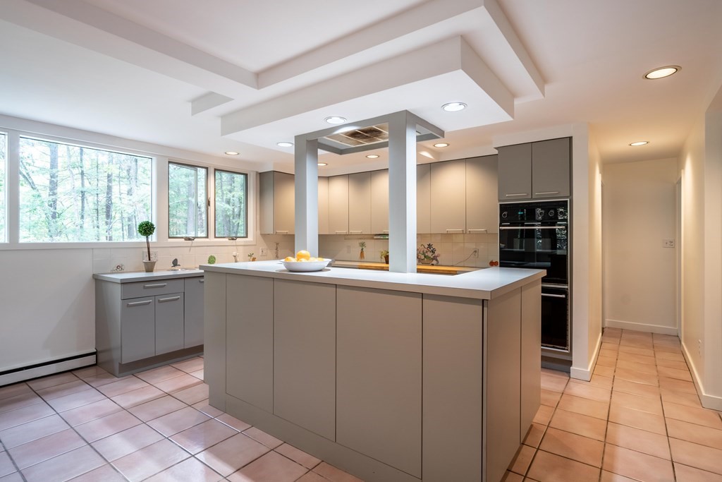 33 Spruce Hill Road Weston, MA 02493 - Photo 14 of 26
