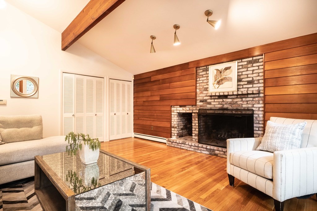 33 Spruce Hill Road Weston, MA 02493 - Photo 8 of 26