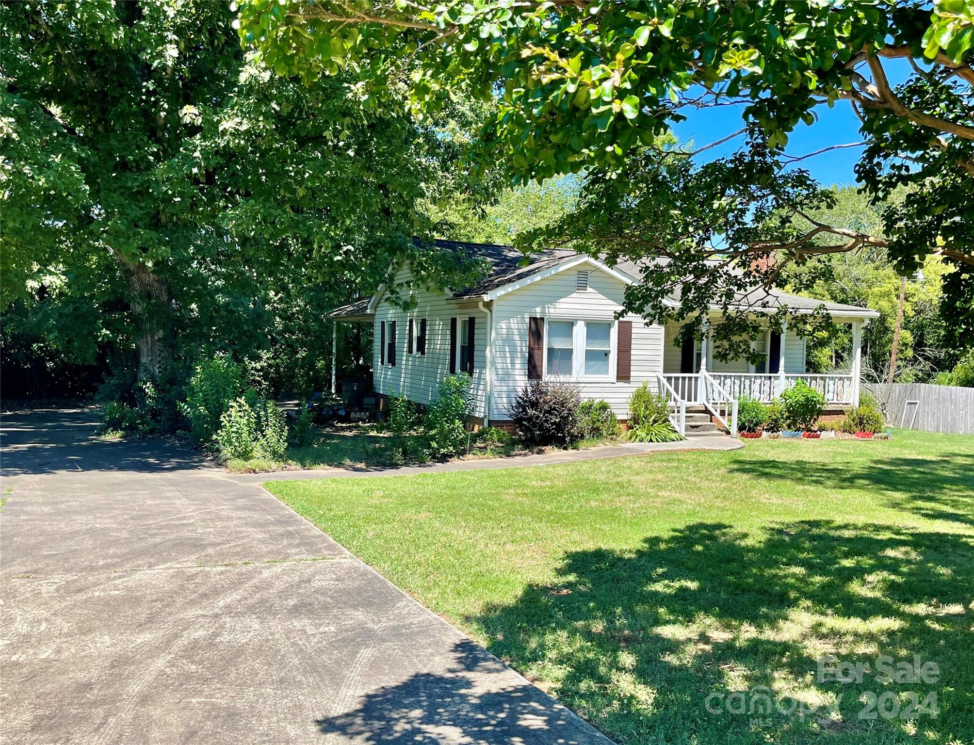 618 Charles Road Shelby, NC 28152 - Photo 3 of 28 Gallery Image 3