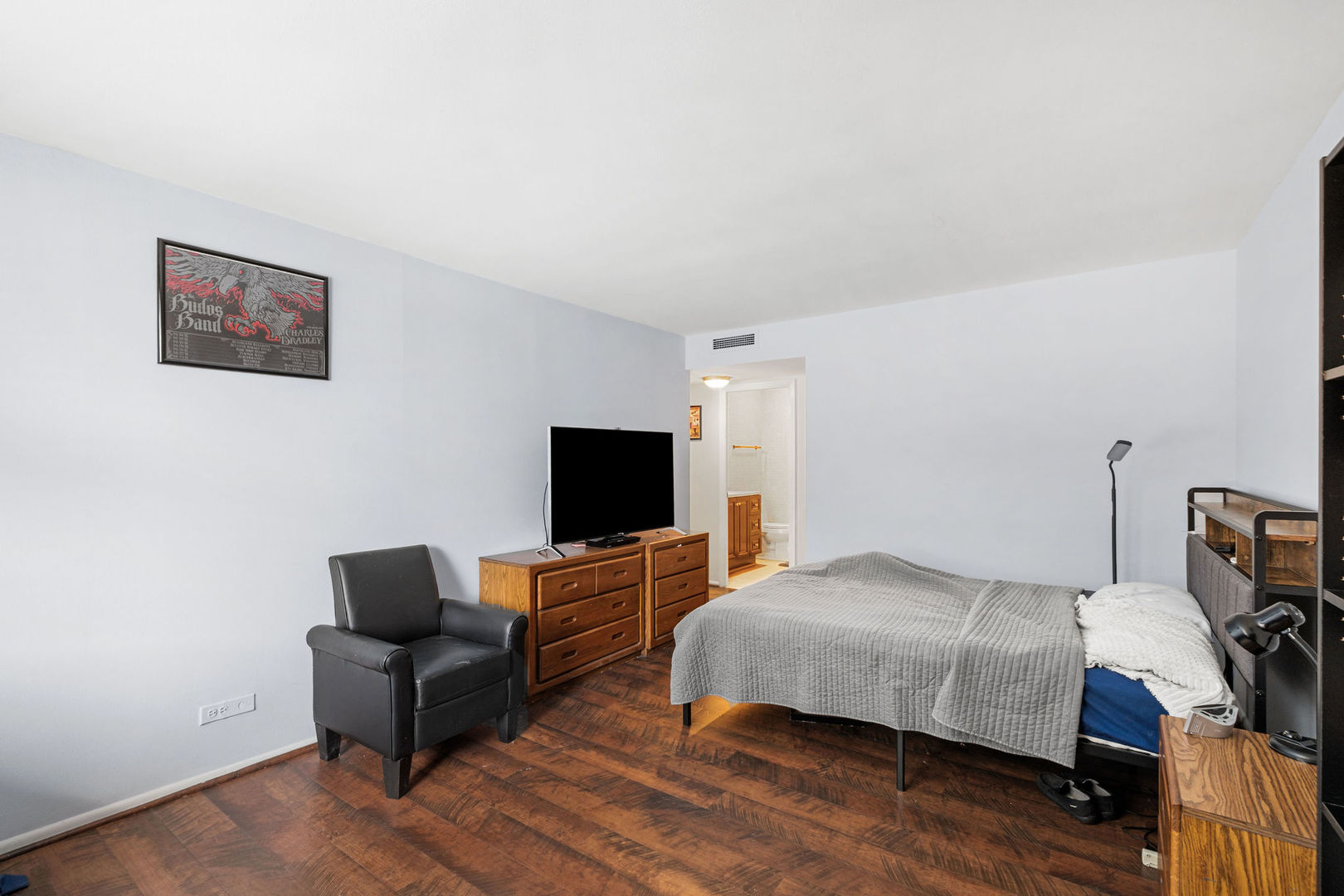 5901 North Sheridan Road, Unit 2C Chicago, IL 60660 - Photo 13 of 28