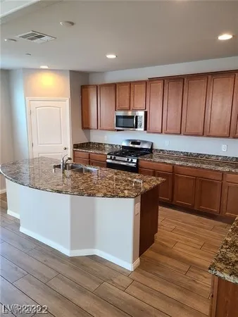 $2,697 | 678 Tremaine Court, Henderson, NV 89052