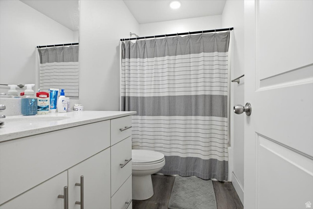 1213 West 1820th Street South Logan, UT 84321 - Photo 15 of 18 Double vanity with undermount sinks and light-toned countertops