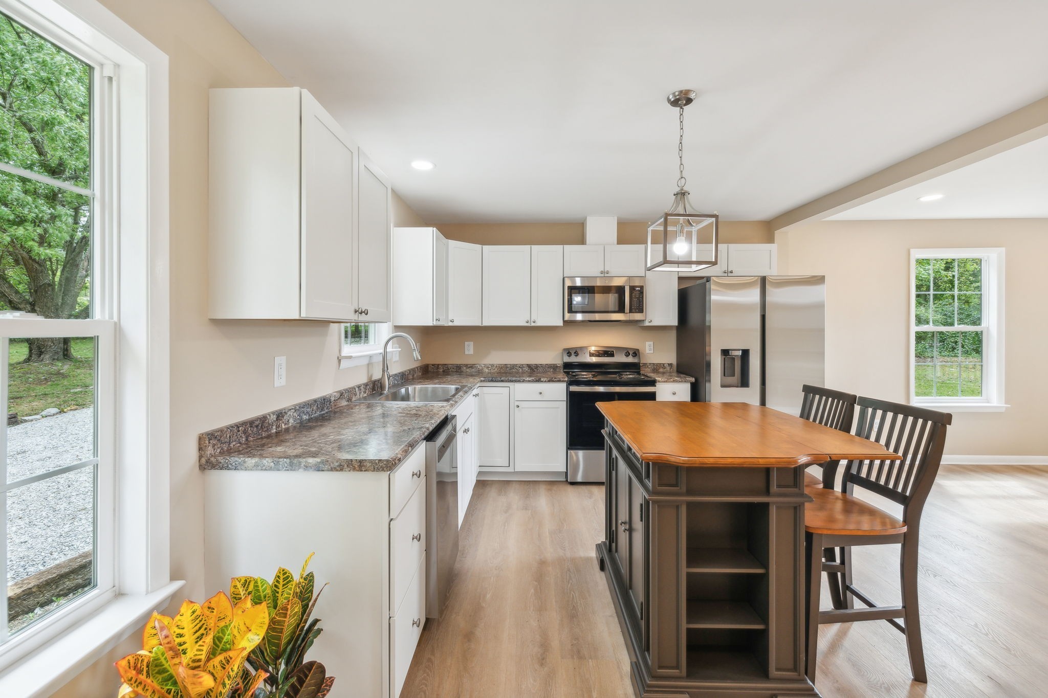 1297 Buncombe Road Belvidere, TN 37306 - Photo 11 of 55