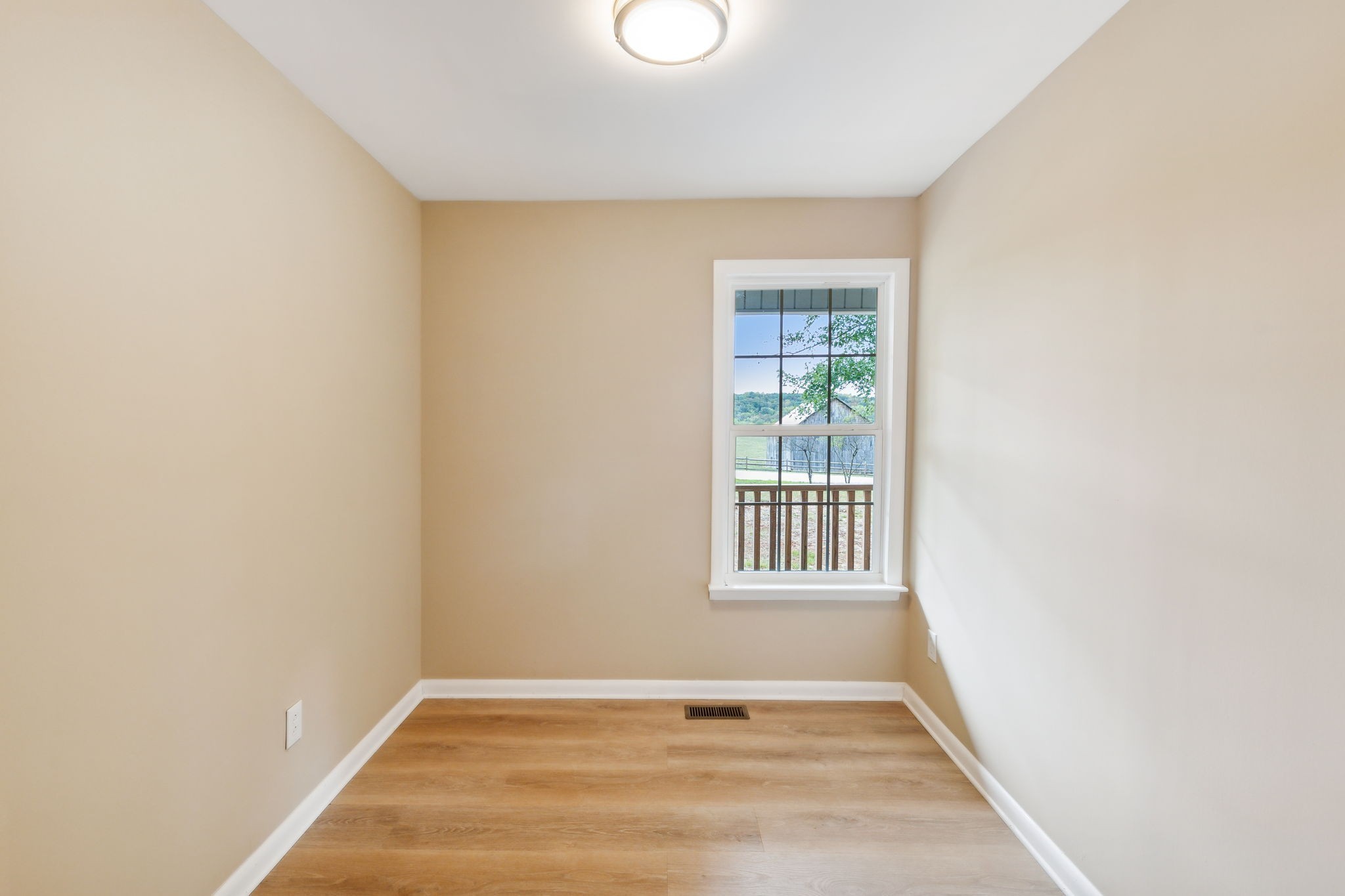 1297 Buncombe Road Belvidere, TN 37306 - Photo 14 of 55