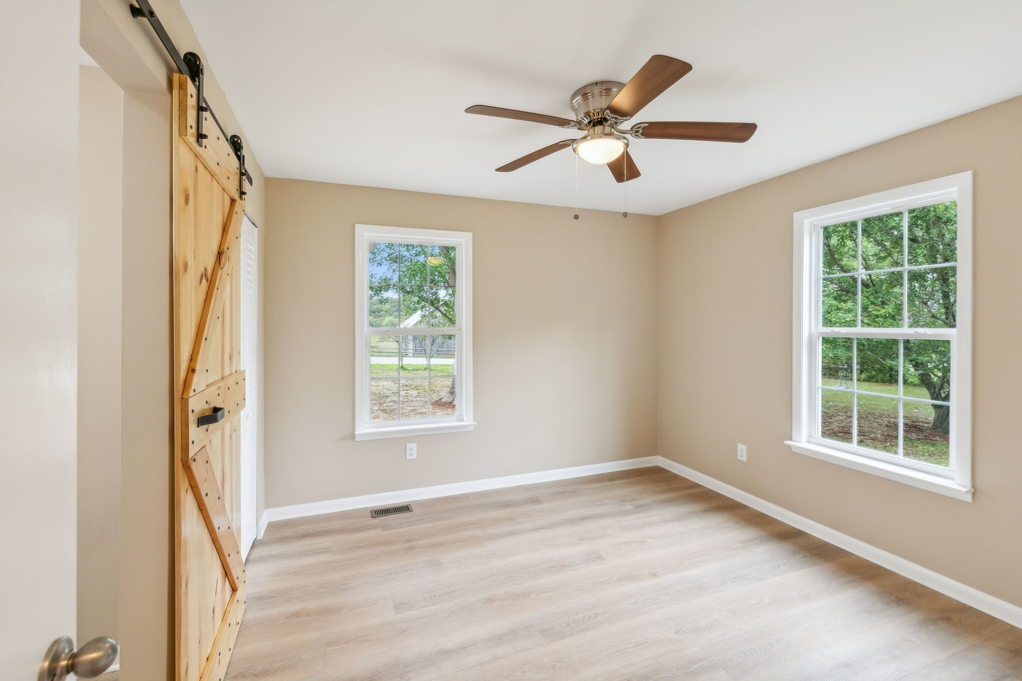 1297 Buncombe Road Belvidere, TN 37306 - Photo 20 of 55