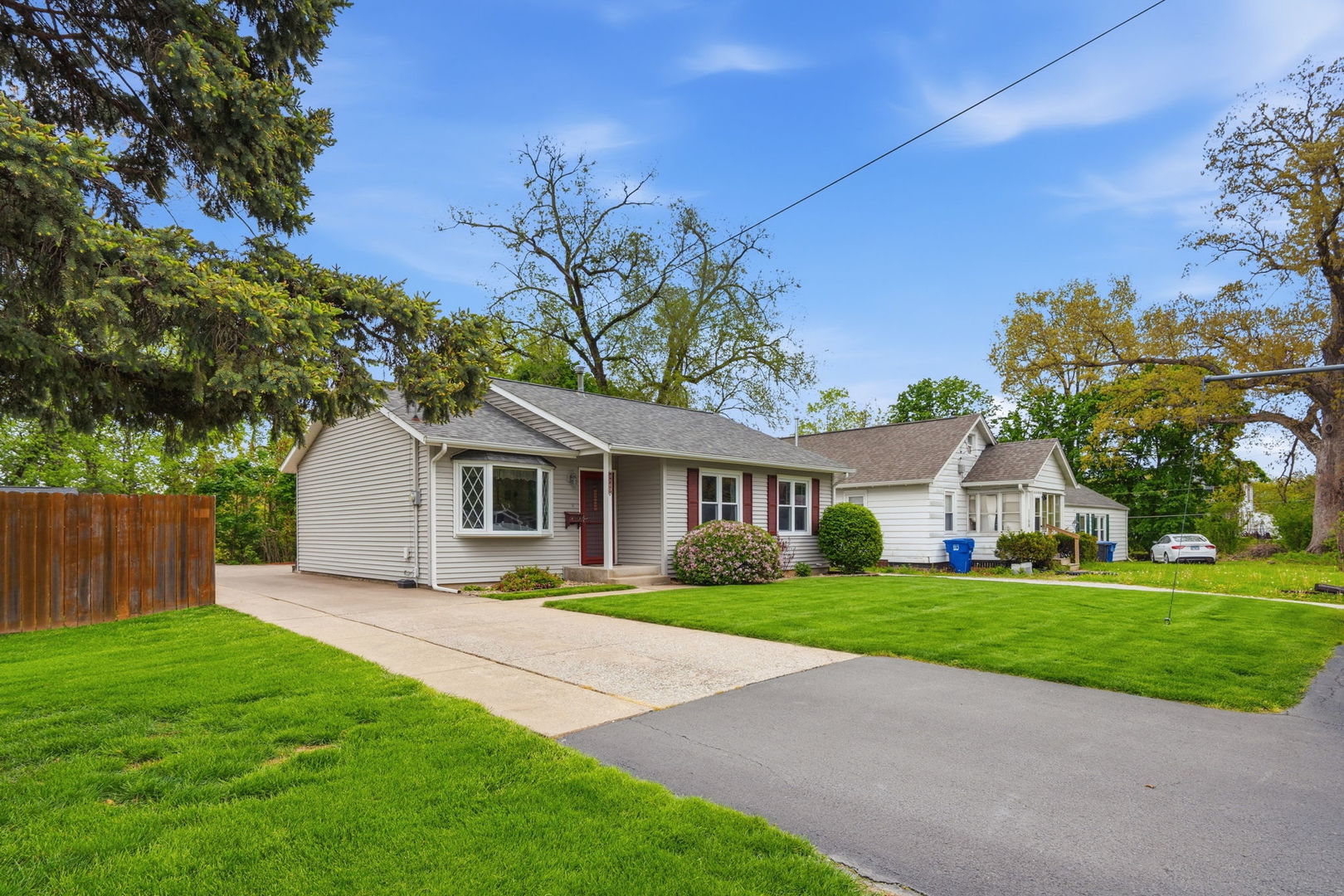 1160 32nd Street Moline, IL 61265 - Photo 2 of 25