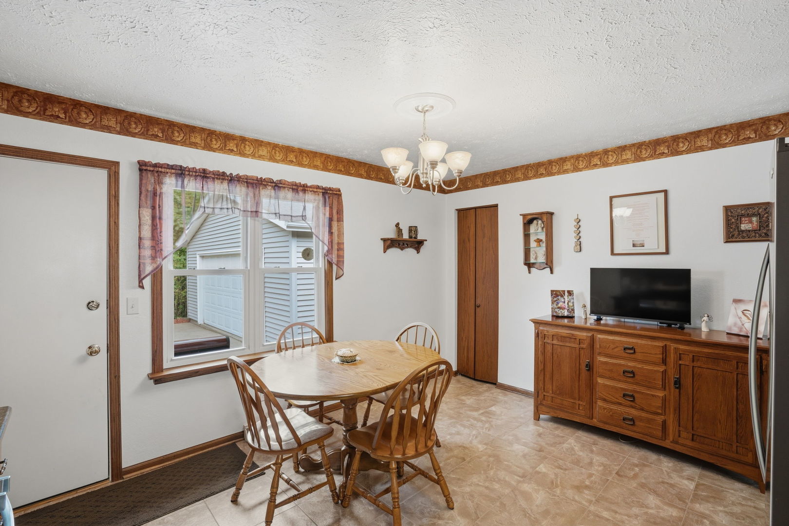 1160 32nd Street Moline, IL 61265 - Photo 6 of 25