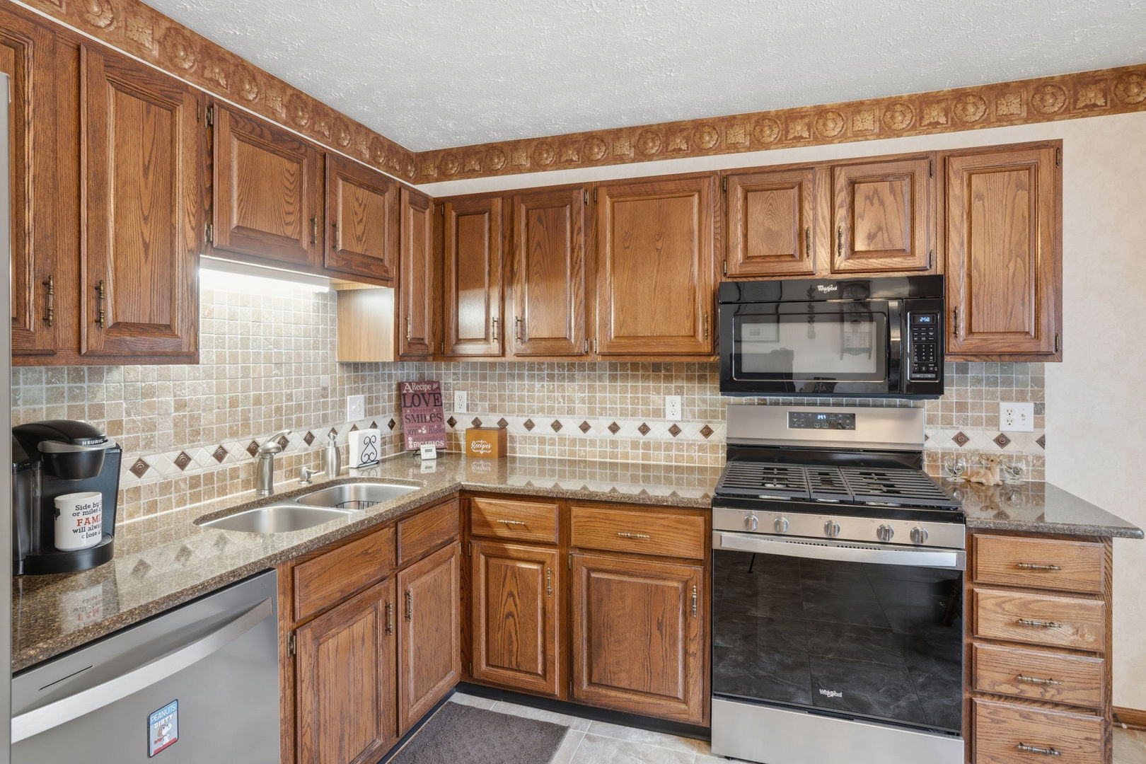 1160 32nd Street Moline, IL 61265 - Photo 8 of 25