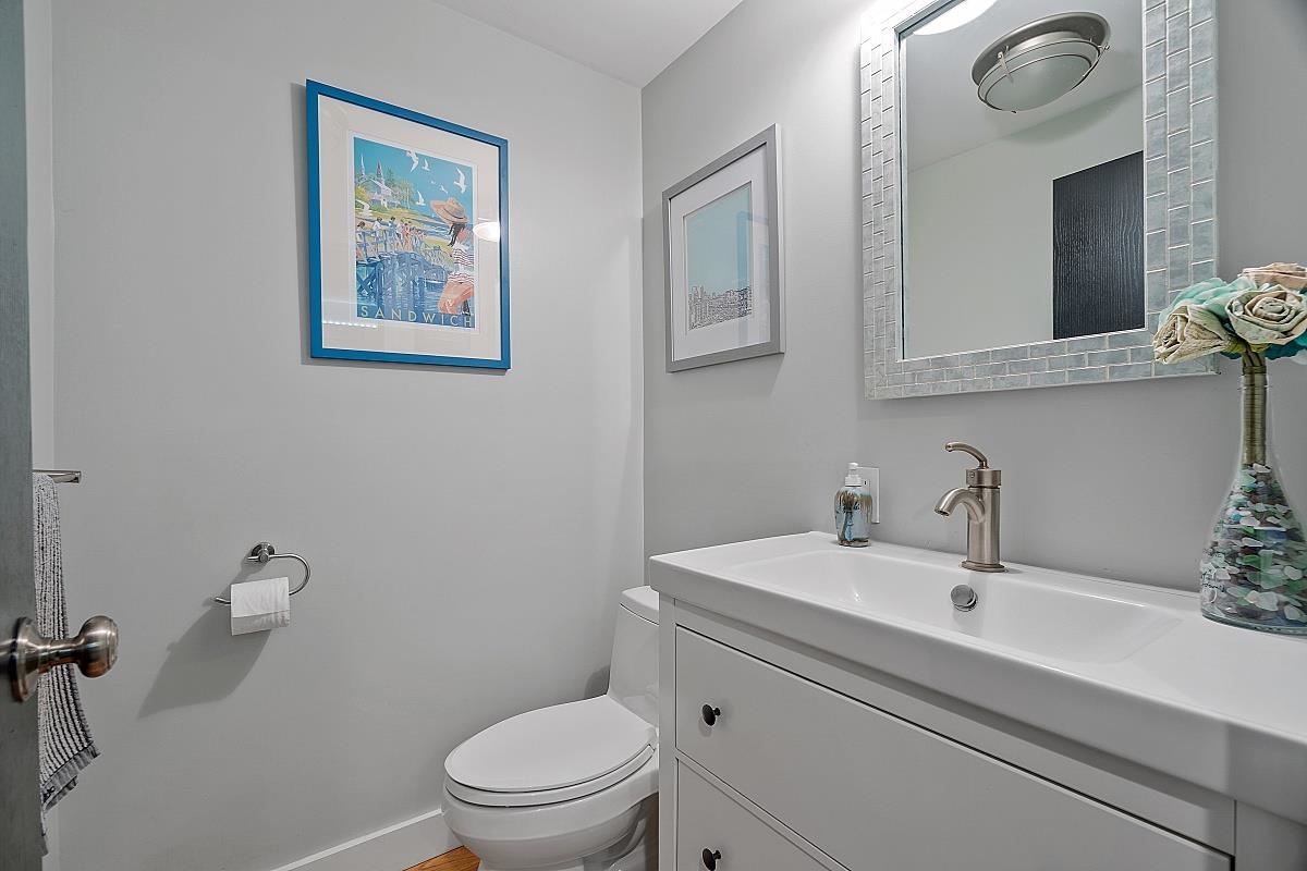 27 Blossom Road Windham, NH 03087 - Photo 11 of 25
