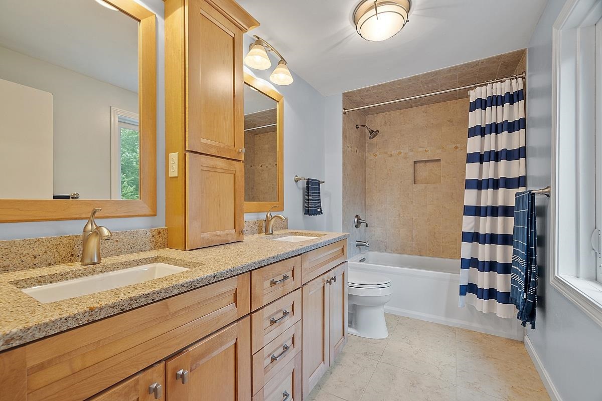 27 Blossom Road Windham, NH 03087 - Photo 16 of 25