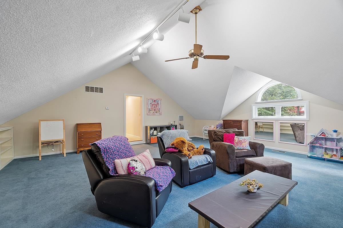 27 Blossom Road Windham, NH 03087 - Photo 19 of 25