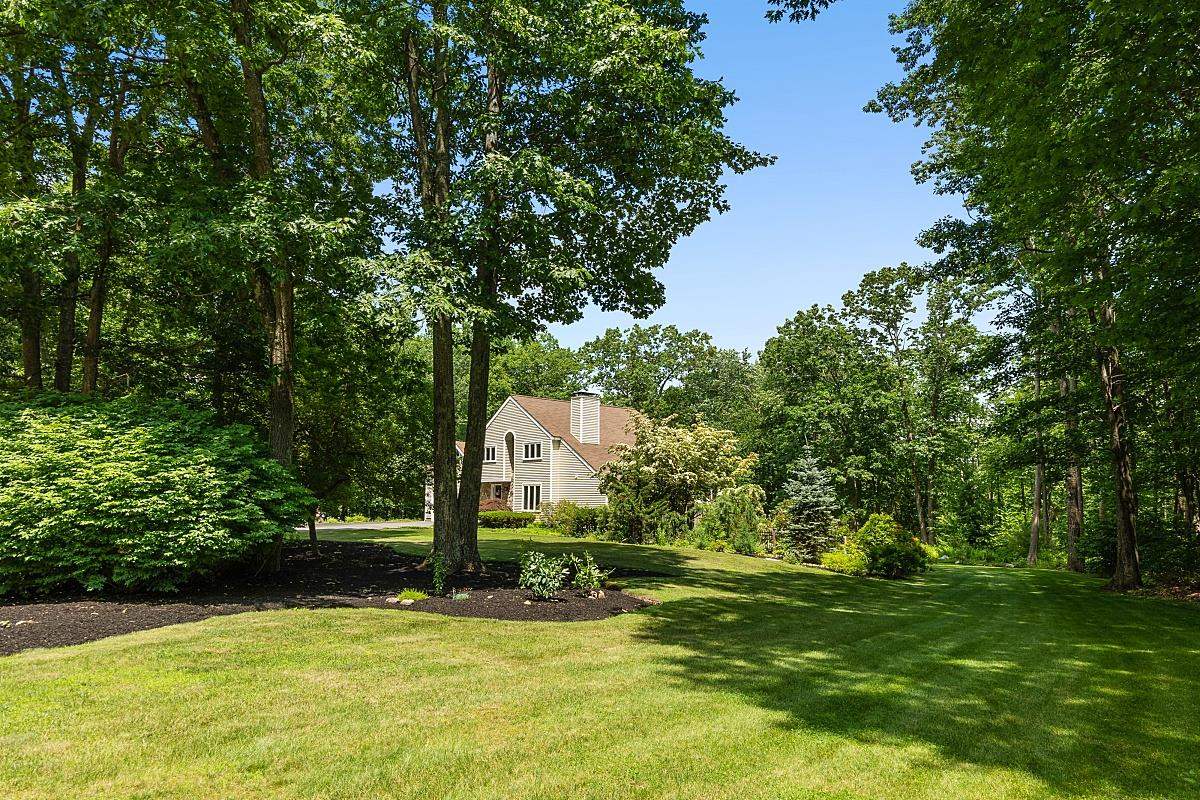 27 Blossom Road Windham, NH 03087 - Photo 23 of 25