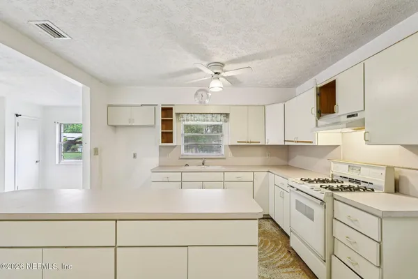 $165,000 | 2061 Azalea Lane, Orange Park, FL 32073