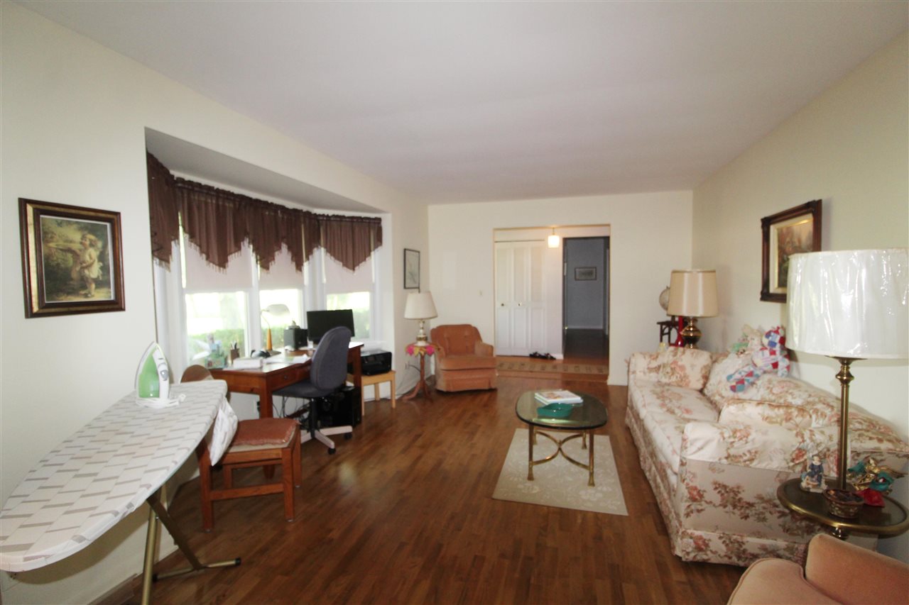 2132 North Nichols Road Flushing, MI 48433 - Photo 3 of 37